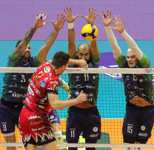 Oleh-Plotnytskyi-Sir-Safety-Susa-Perugia-Vero-Volley-Monza-muro